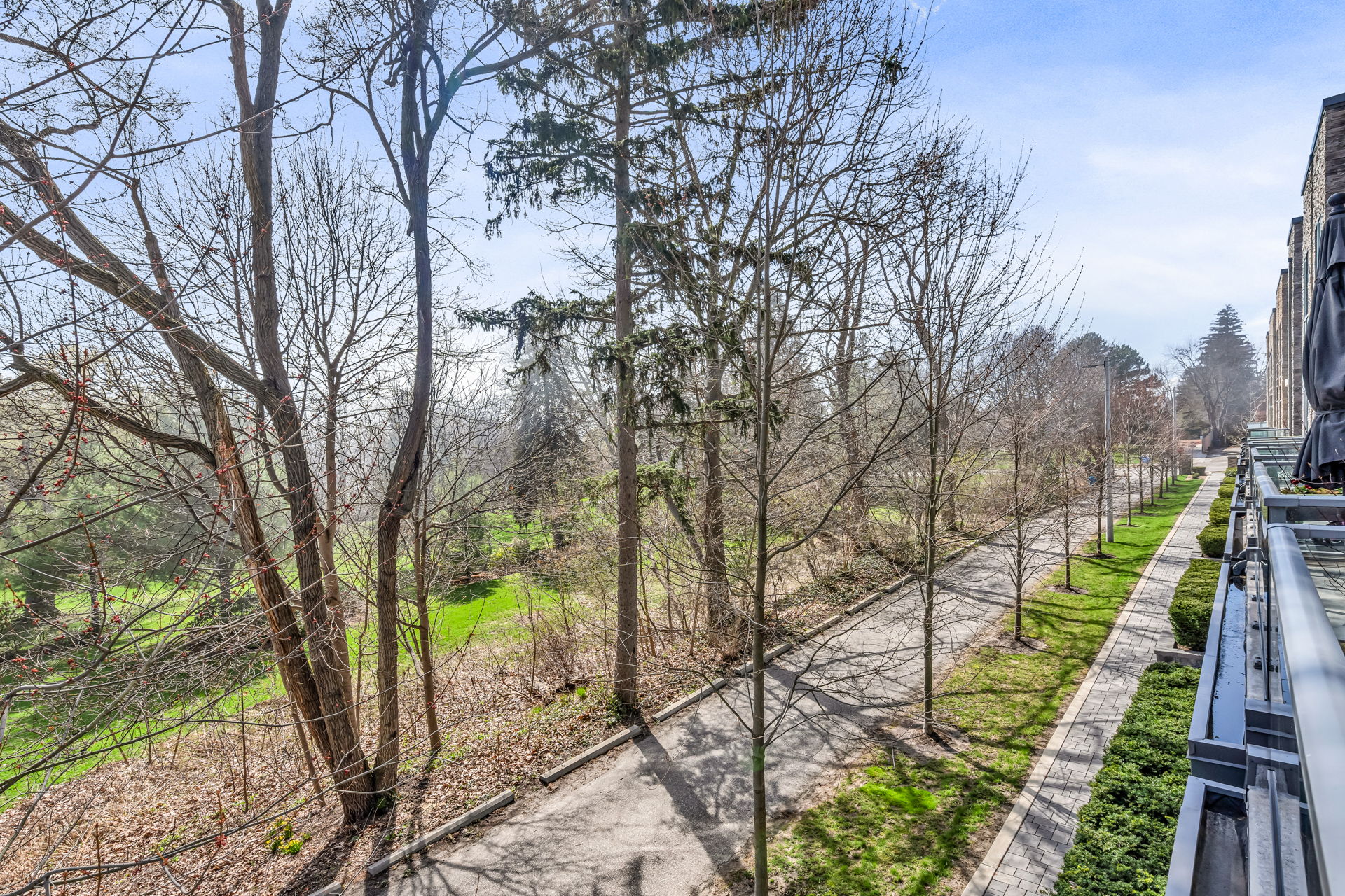 Path to Lake Ontario in front