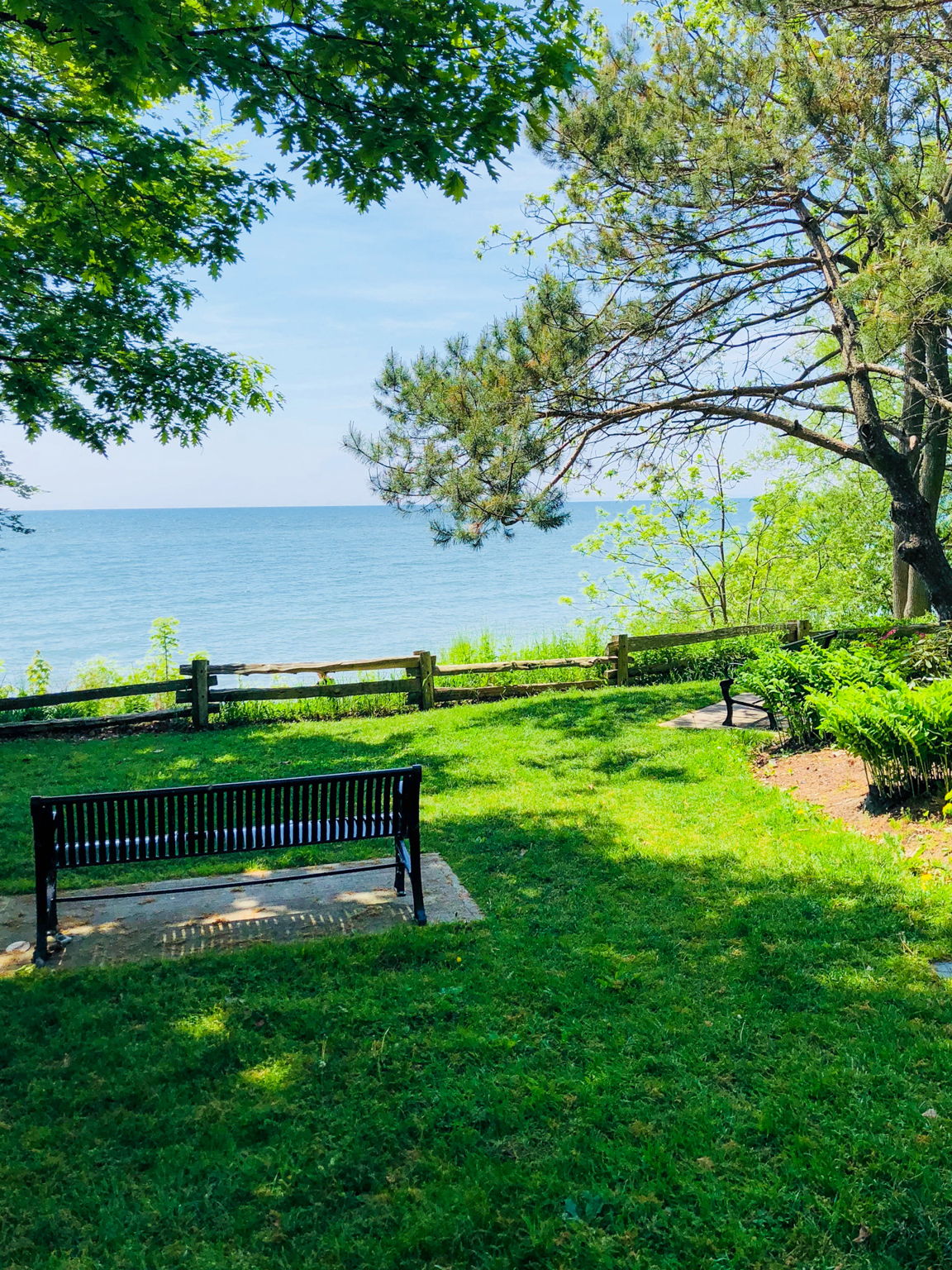 5 mins to Lake Ontario