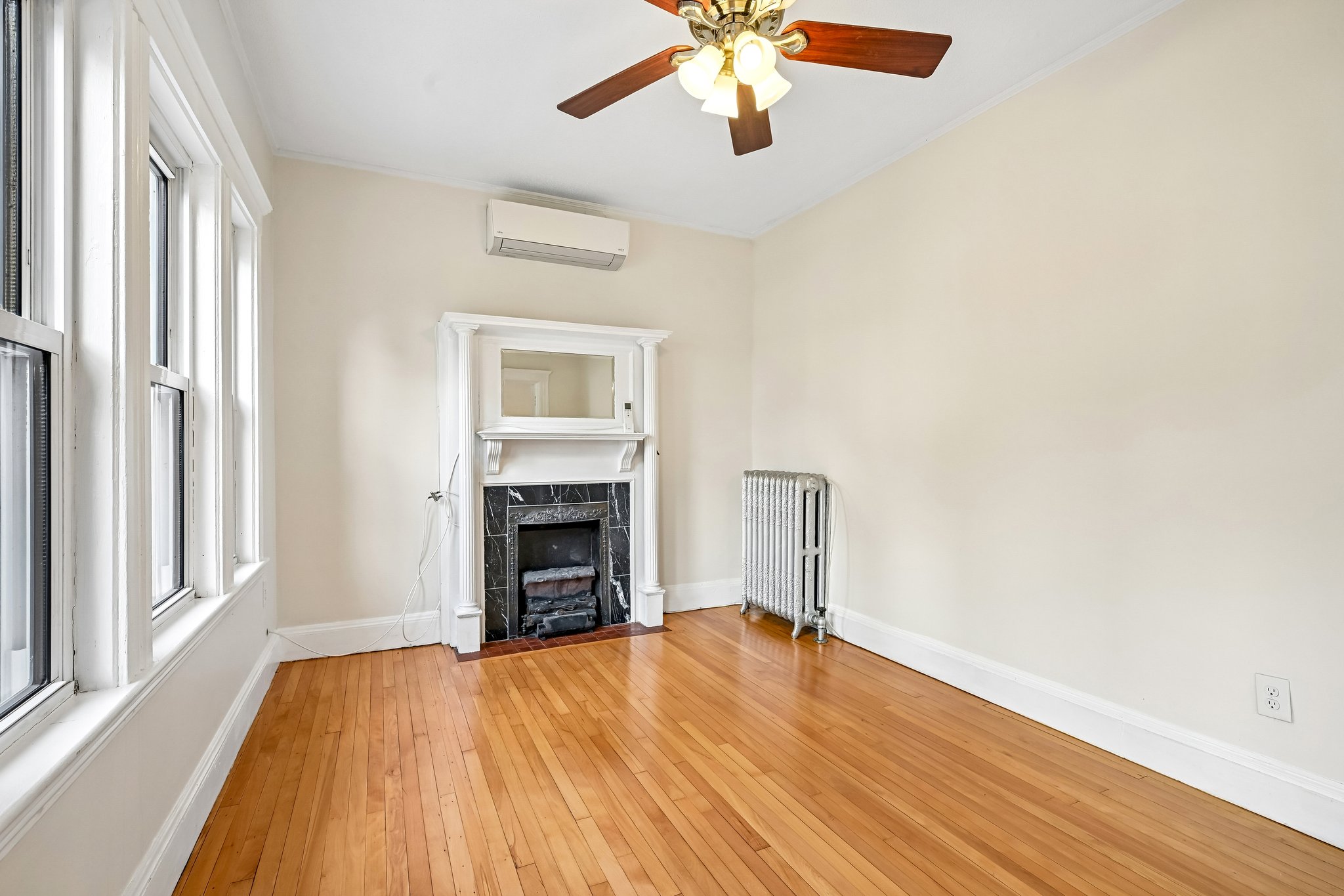 Grafton St 2-S2409-006.jpg