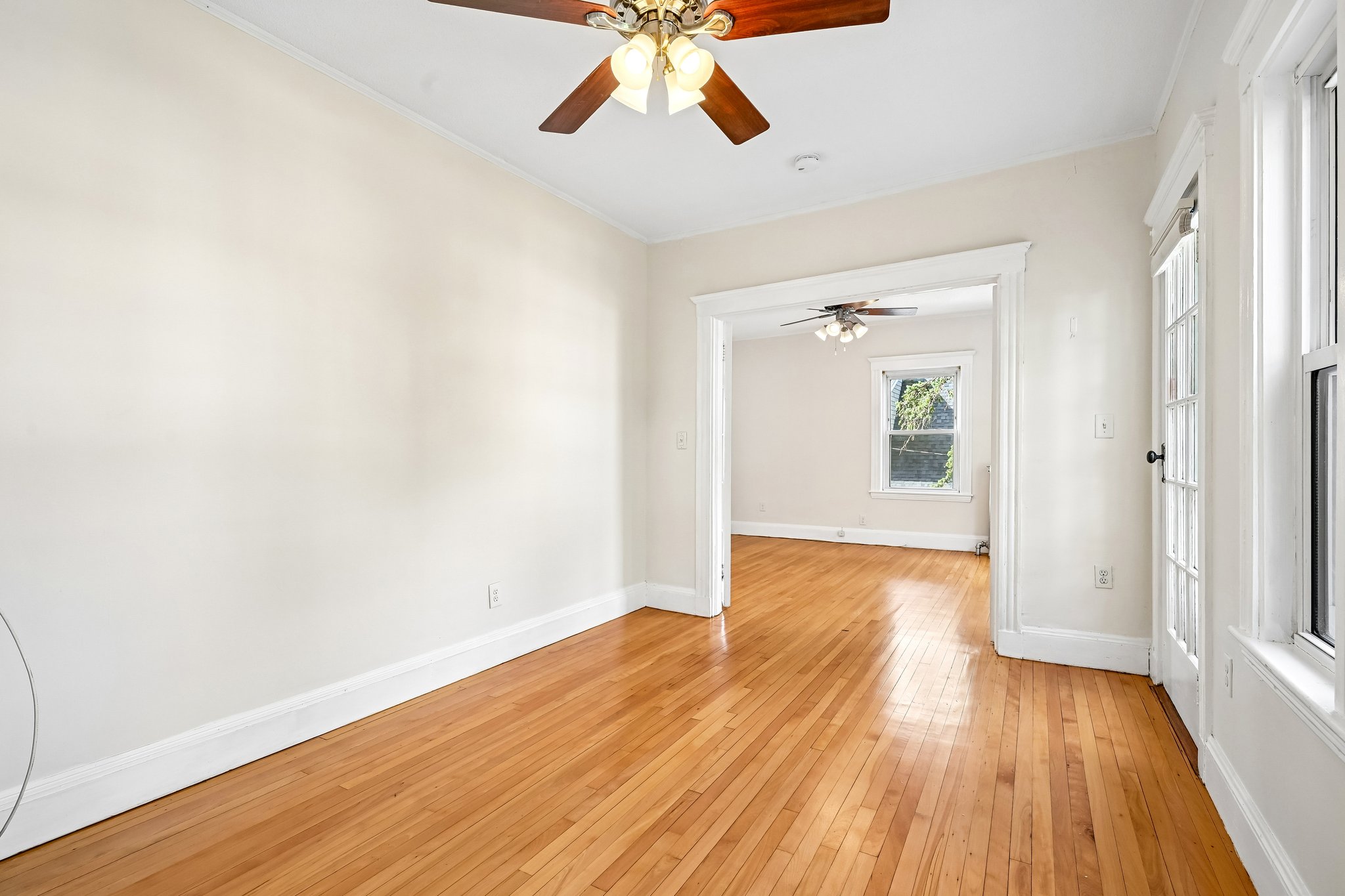 Grafton St 2-S2409-012.jpg