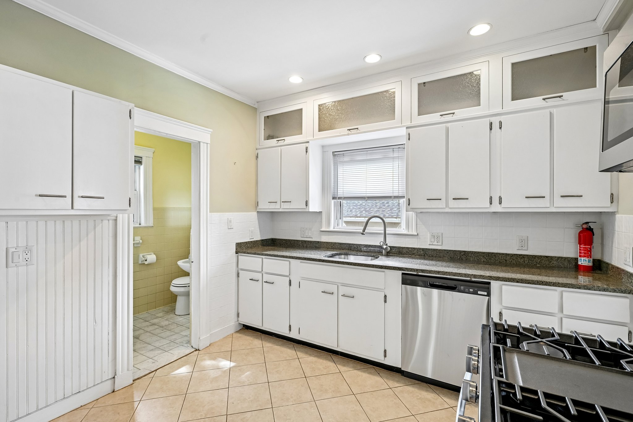 Grafton St 2-S2409-017.jpg