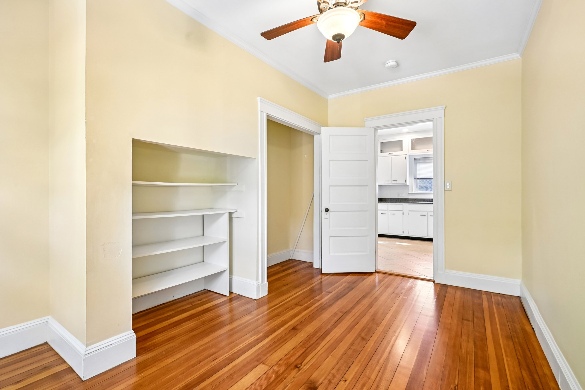 Grafton St 2-S2409-020.jpg