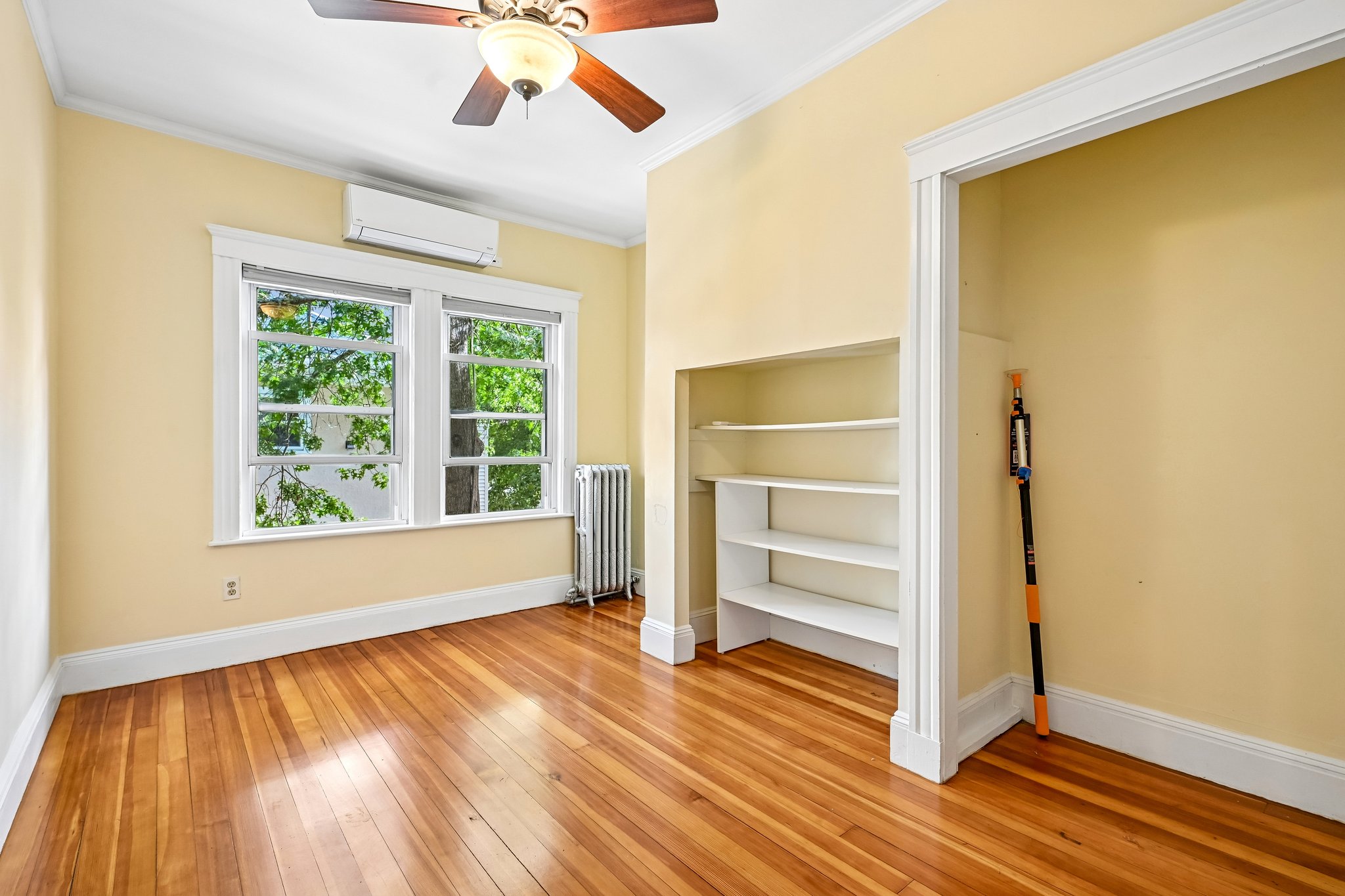 Grafton St 2-S2409-021.jpg