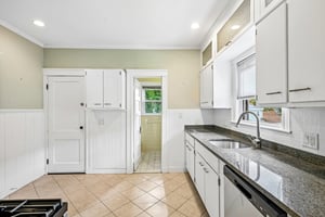Grafton St 2-S2409-016.jpg