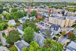 Grafton St 2-S2409-032.jpg