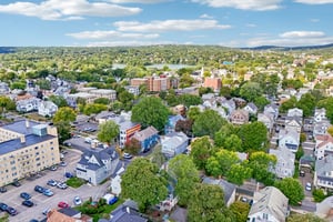 Grafton St 2-S2409-034.jpg