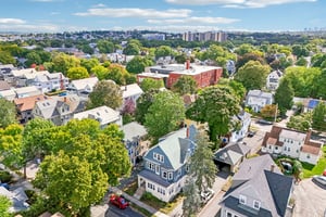 Grafton St 2-S2409-040.jpg