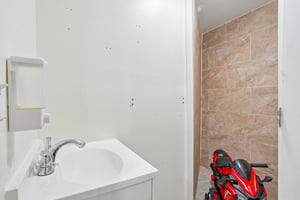 Harvey St-S0906-020.jpg