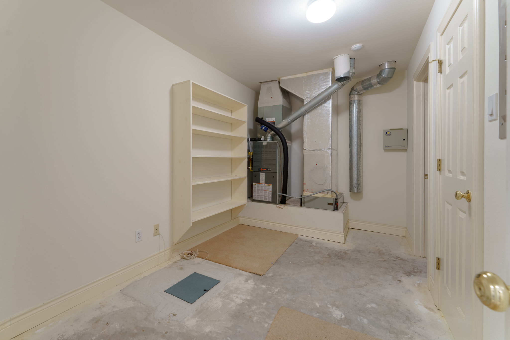 Extra storge room with floor safe and closet