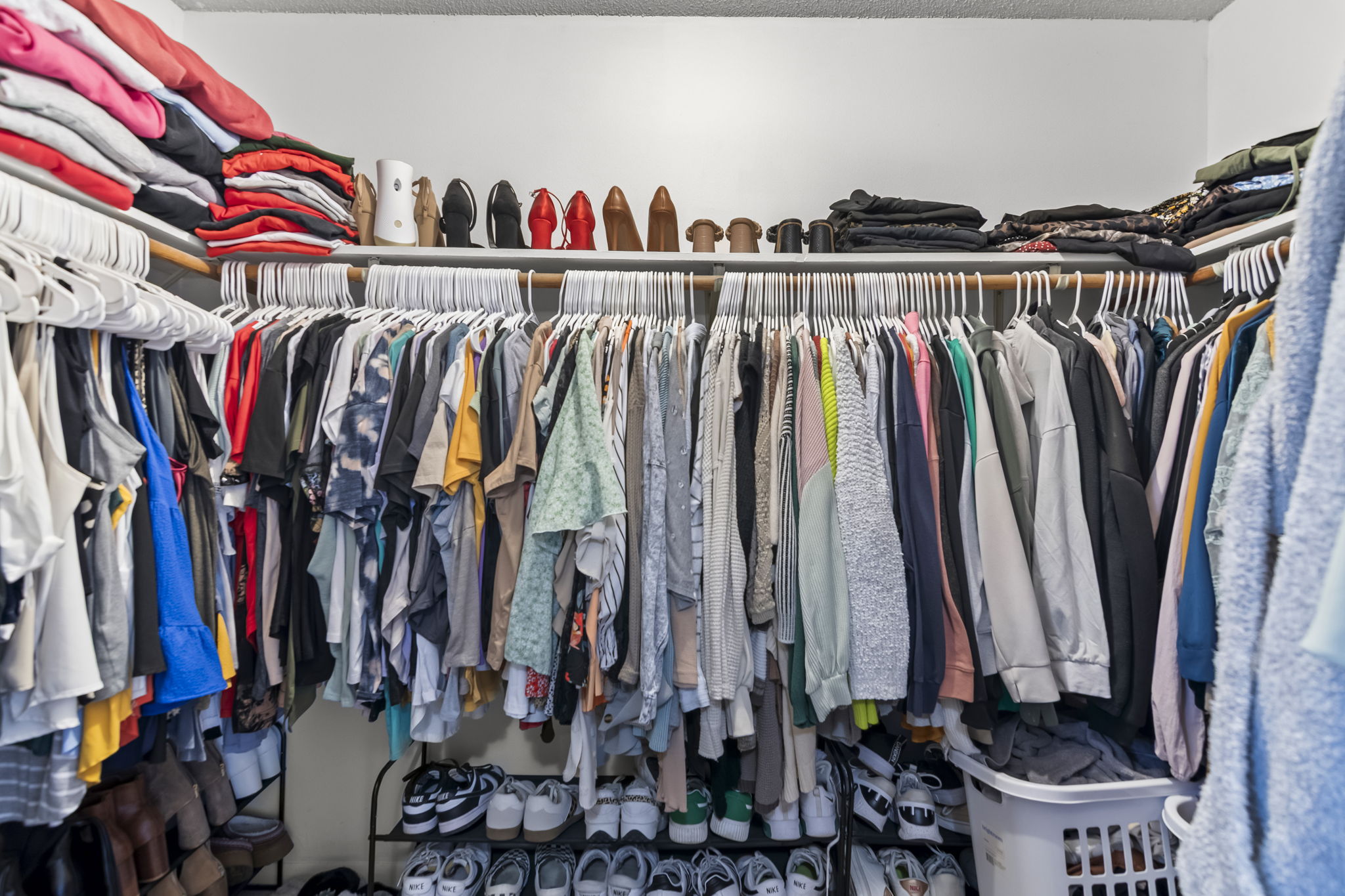 Bed 4 Closet