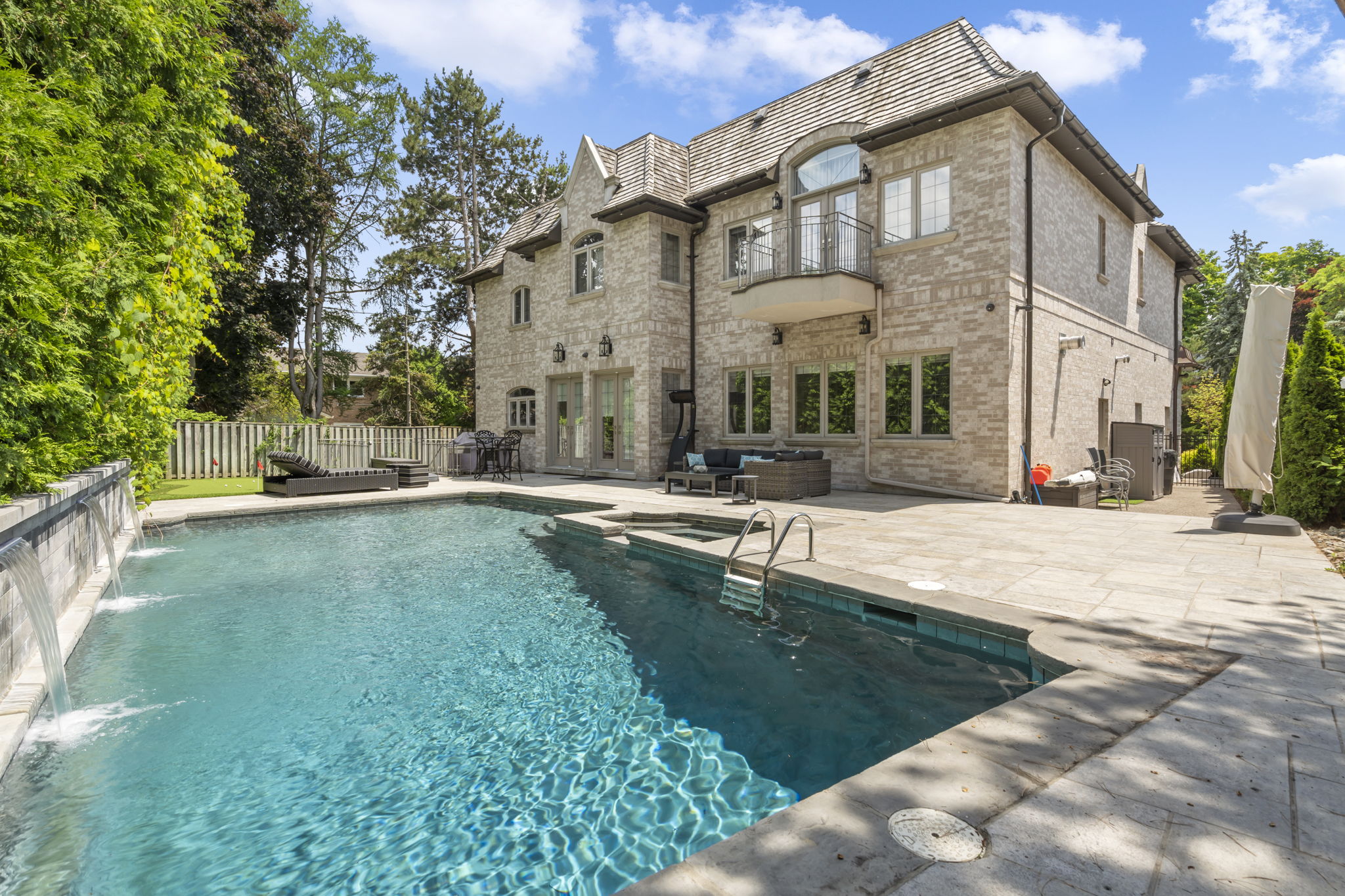 29 Junewood Crescent Toronto, ON M2L 2C3