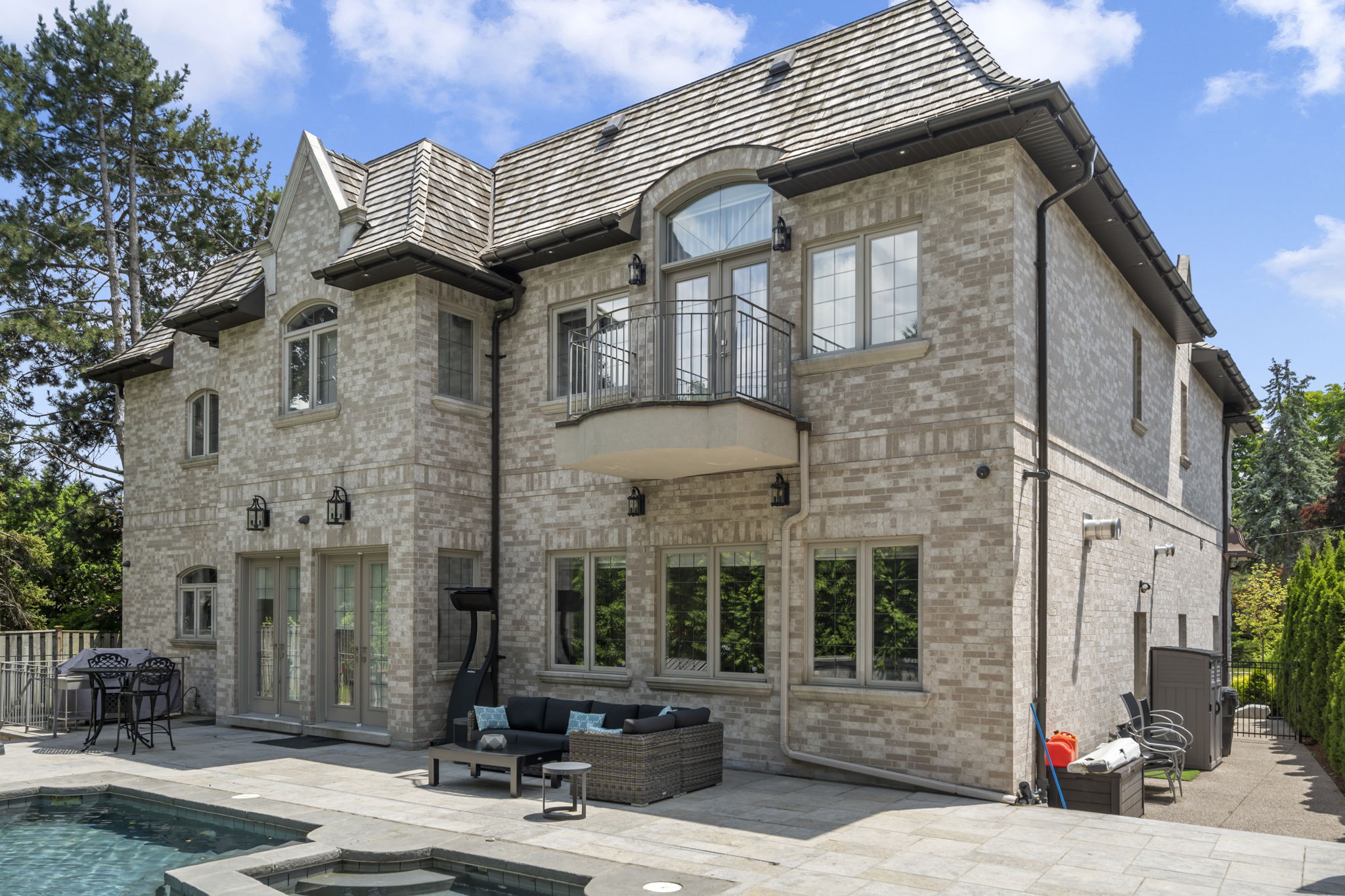 29 Junewood Crescent Toronto, ON M2L 2C3