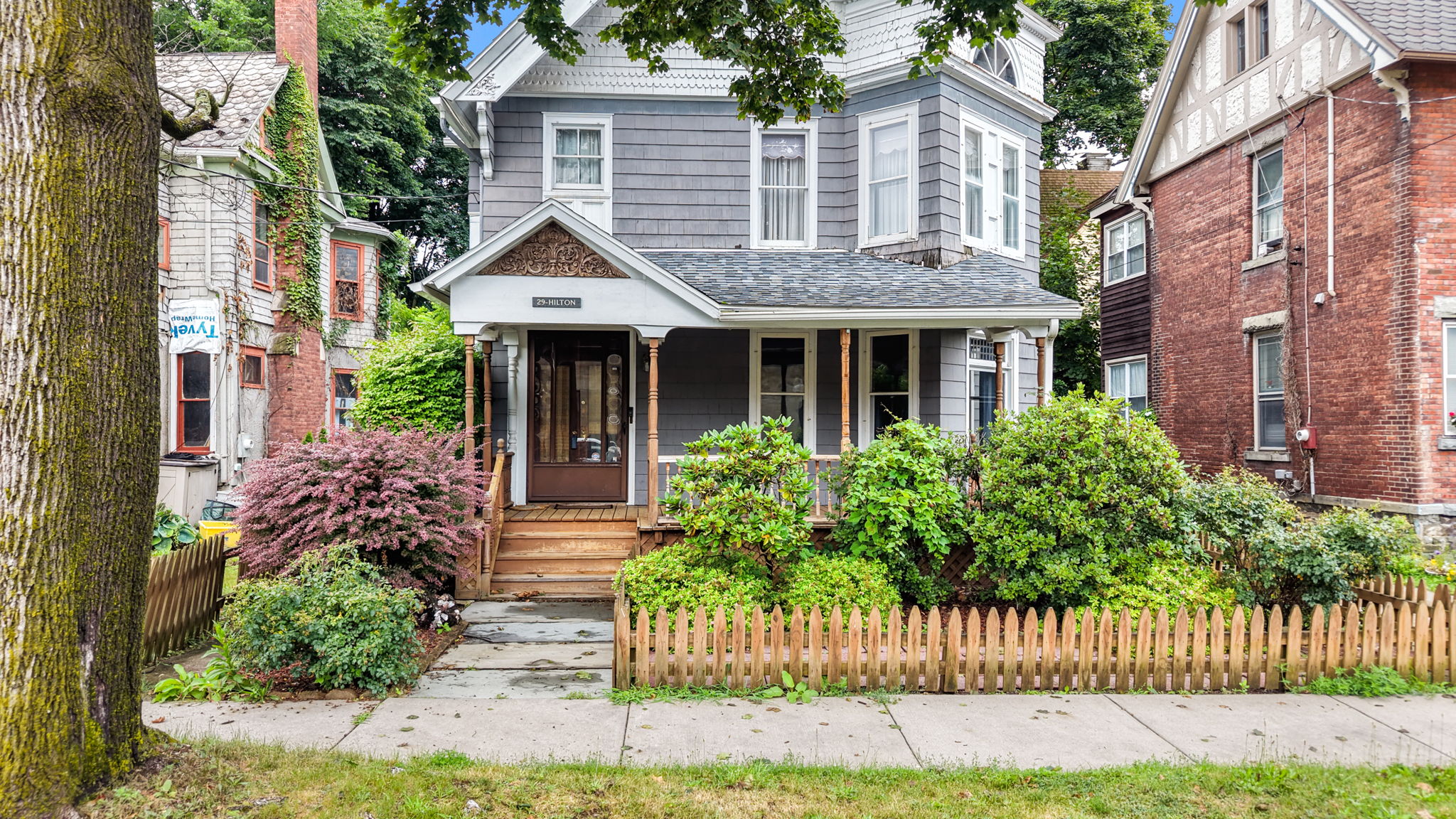  Photo 13
