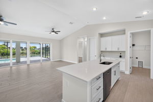 Kitchen 3 of 4