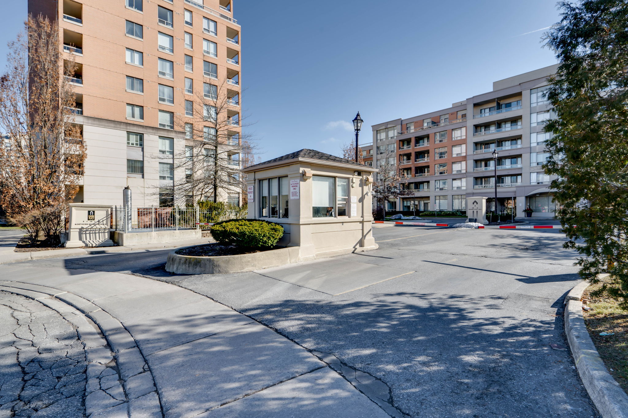 29 Northern Heights Dr Unit 101 Richmond Hill, ON L4B 4L8