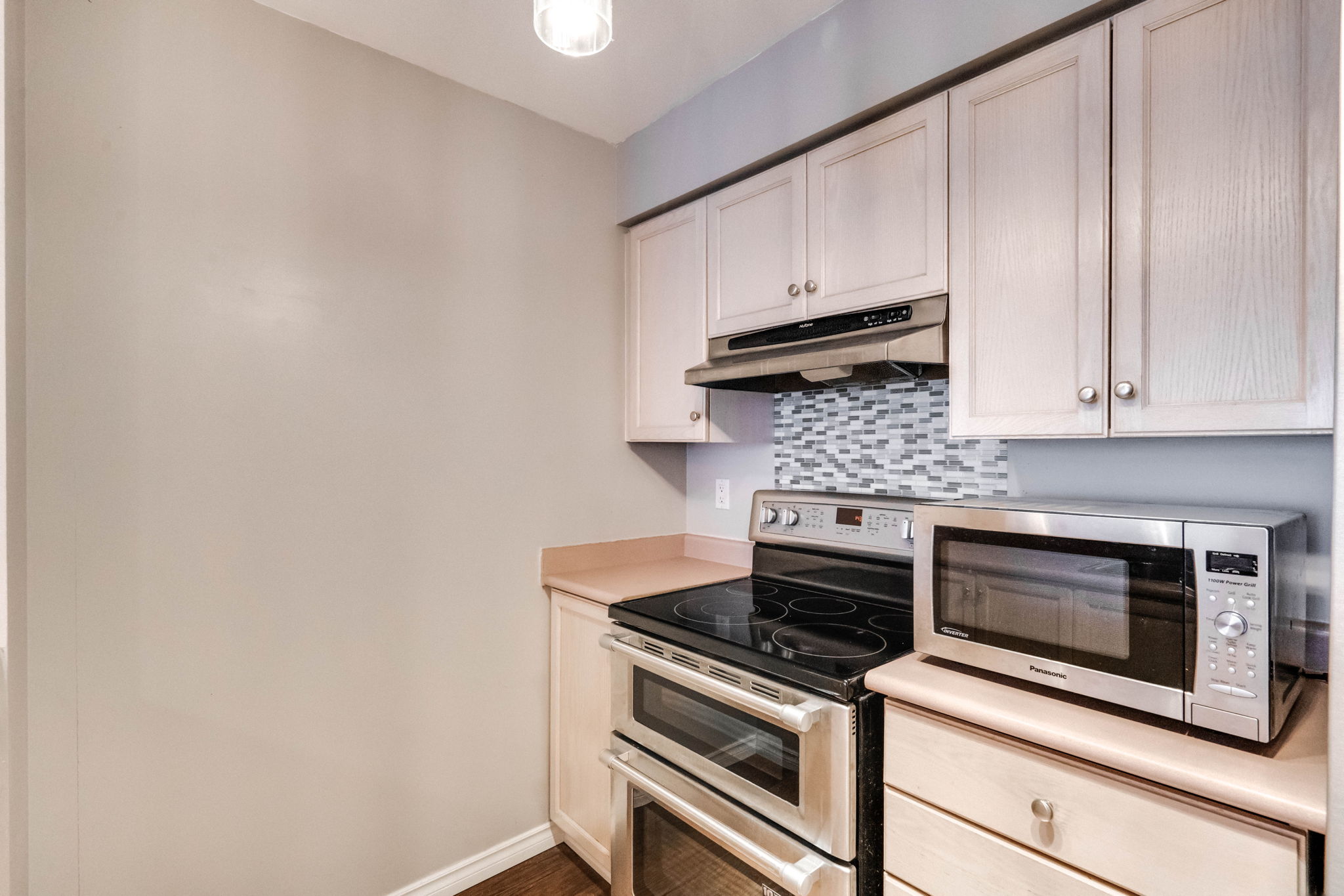 29 Northern Heights Dr Unit 101 Richmond Hill, ON L4B 4L8