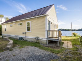 29 Ocean Ave Halifax MA 27