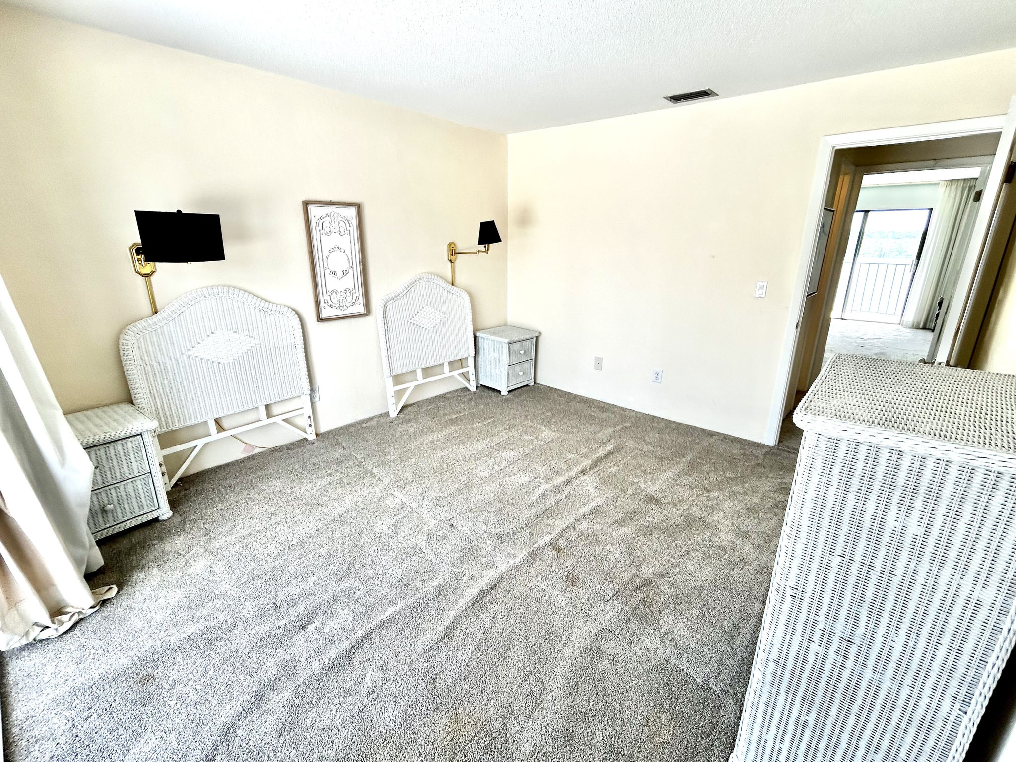 Guest bedroom