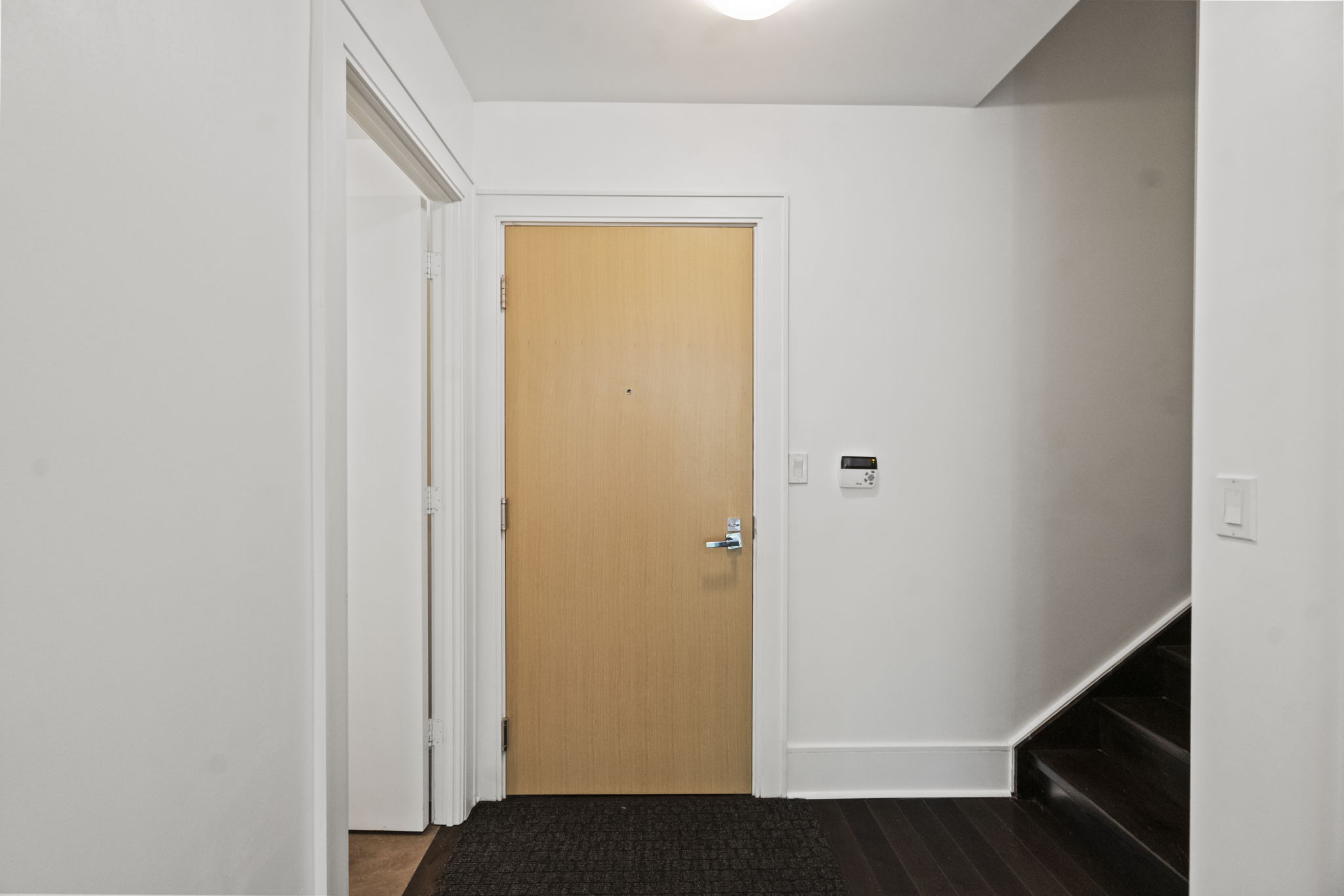 29 Queens Quay E Unit TH123 Toronto, ON M5E 0A4
