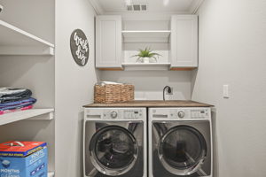 Inside Laundry w/ Full-Sized Wash/Dryer