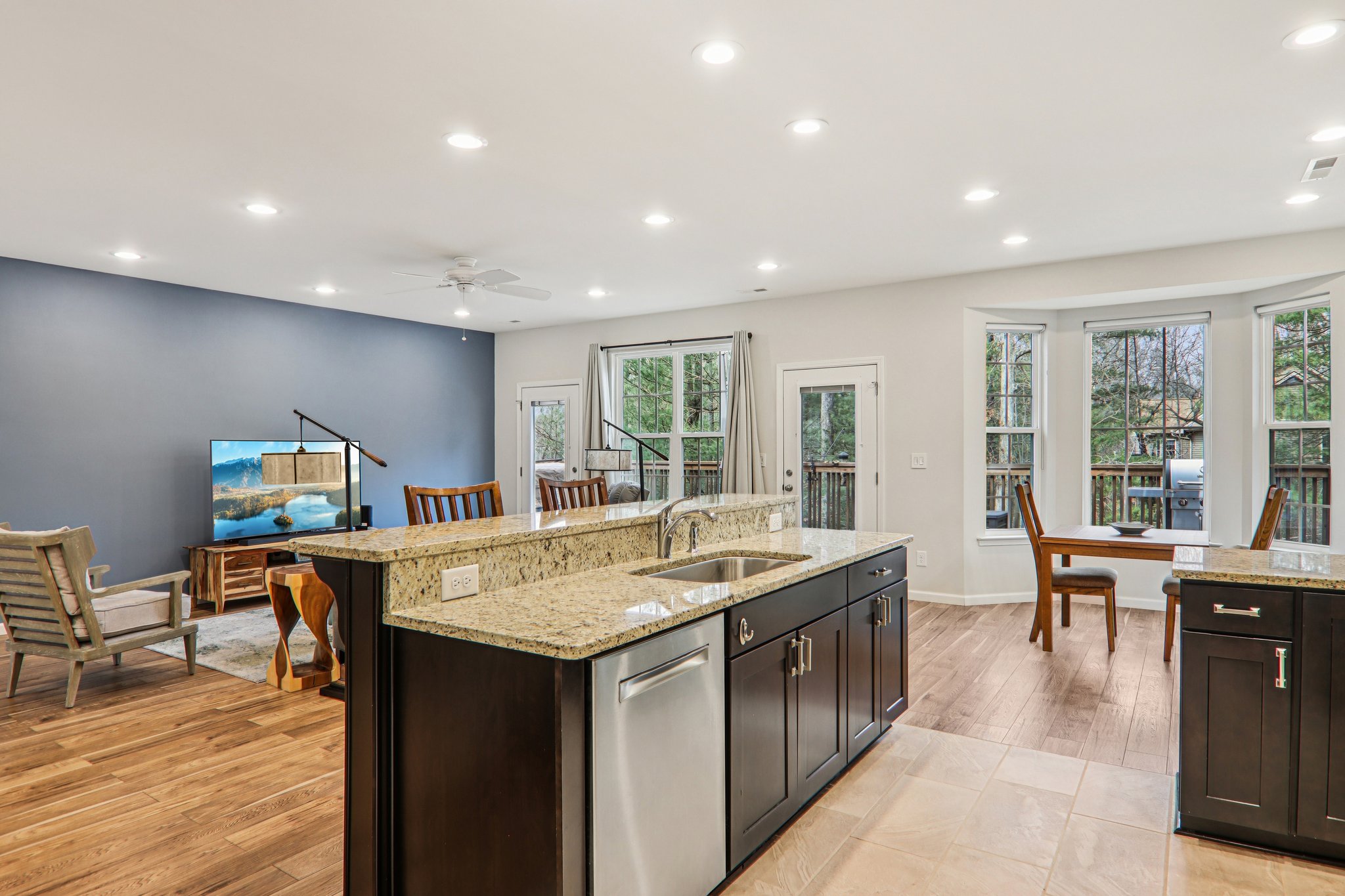 Saddle Top Rd-S1902-025.jpg