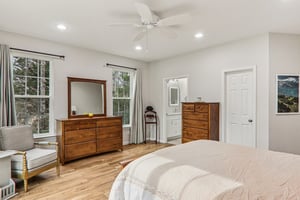 Saddle Top Rd-S1902-029.jpg