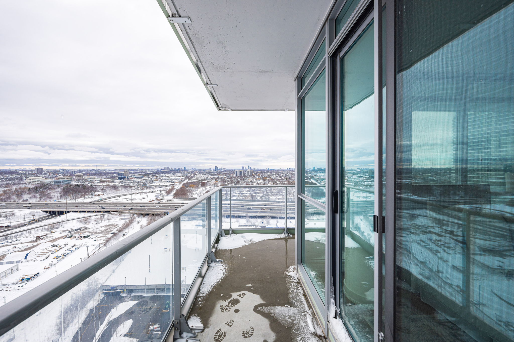 Toronto property showcase — delivered property photograph 36