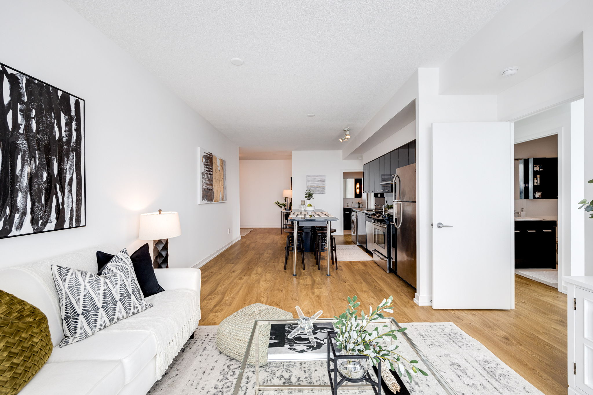 Toronto property showcase — delivered property photograph 14