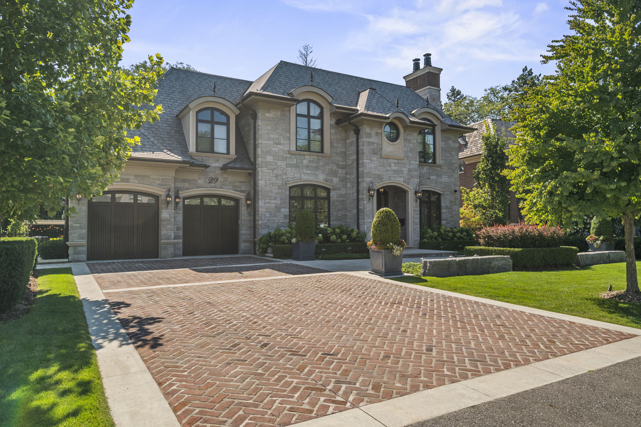 29 Twyford Rd Toronto, ON M9A 1W3