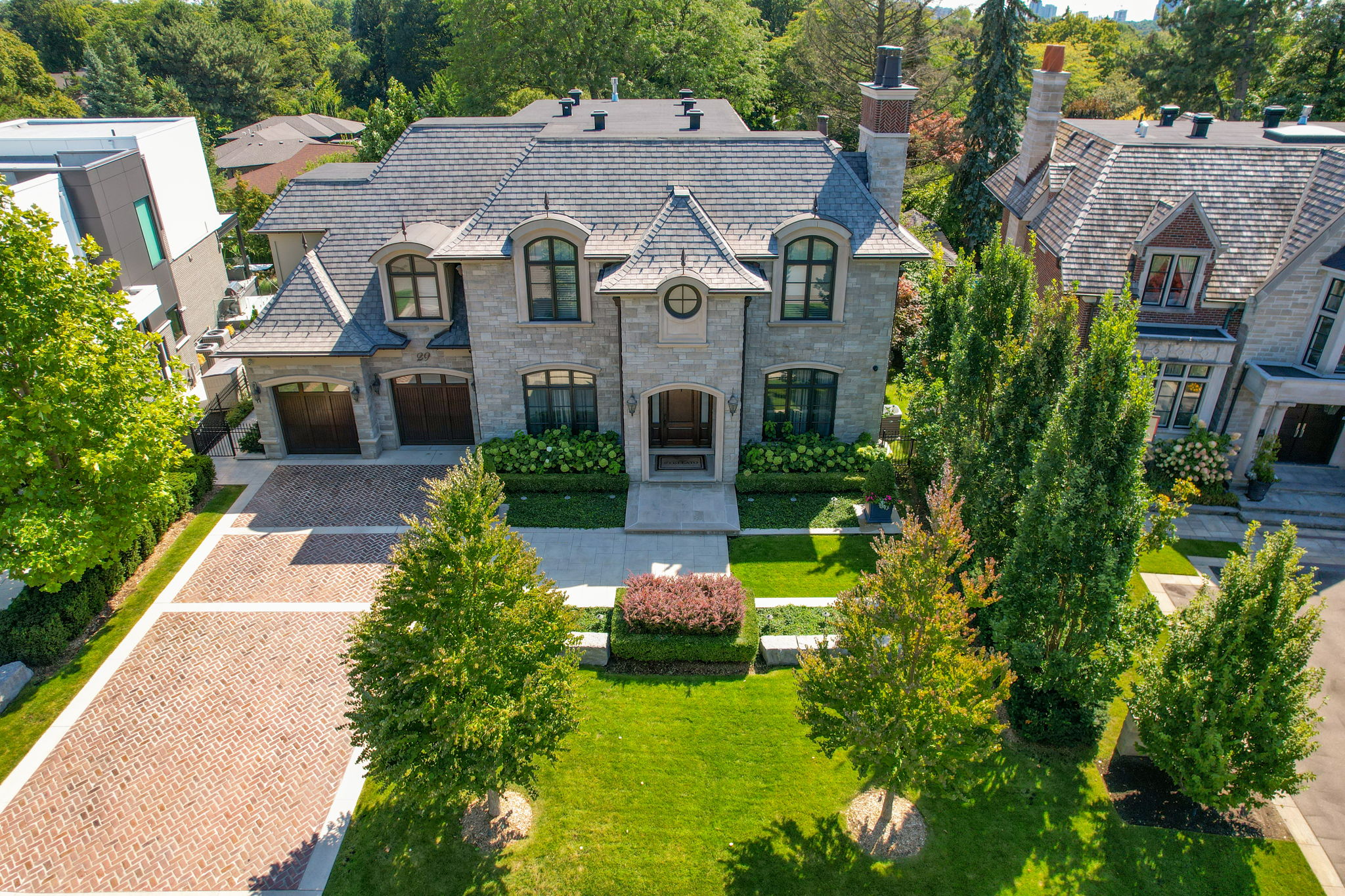 29 Twyford Rd Toronto, ON M9A 1W3