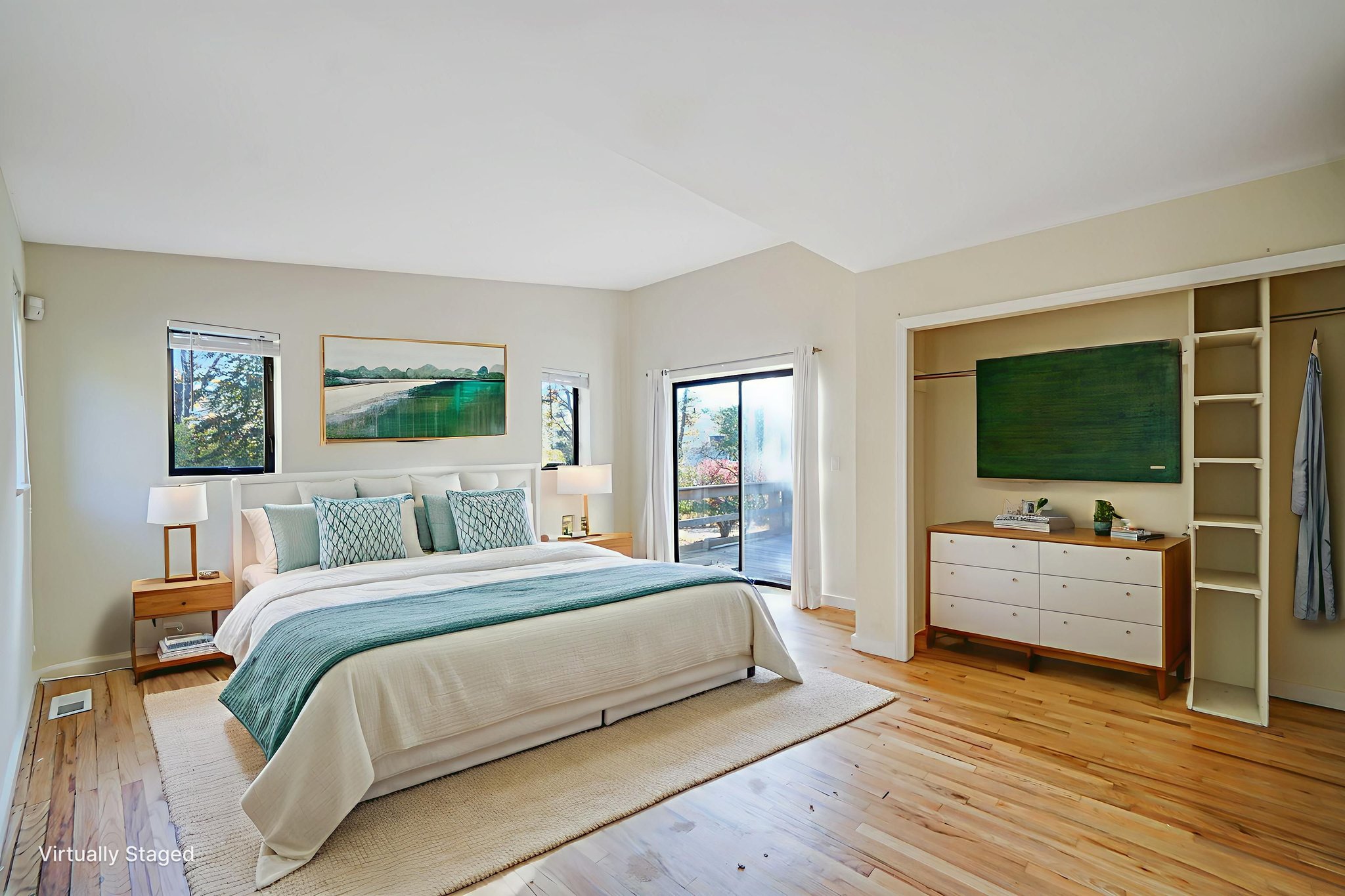 17934 Final 0039 virtually staged.jpeg