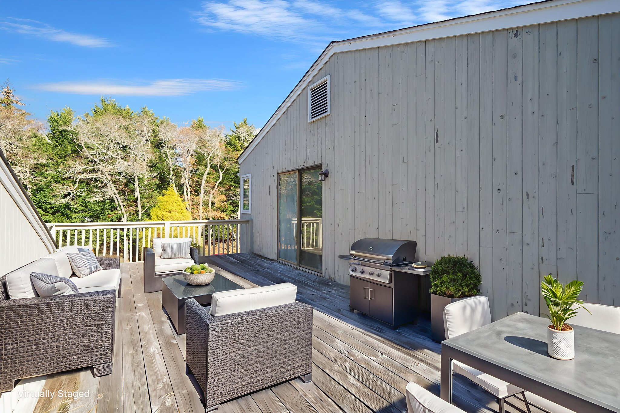 17934 Final 0023 virtually staged.jpeg