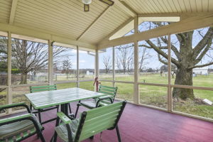 Screened-in Porch