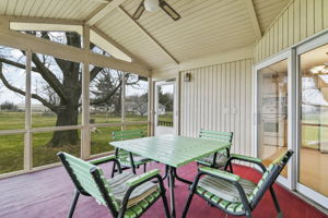 Screened-in Porch