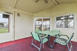 Screened-in Porch