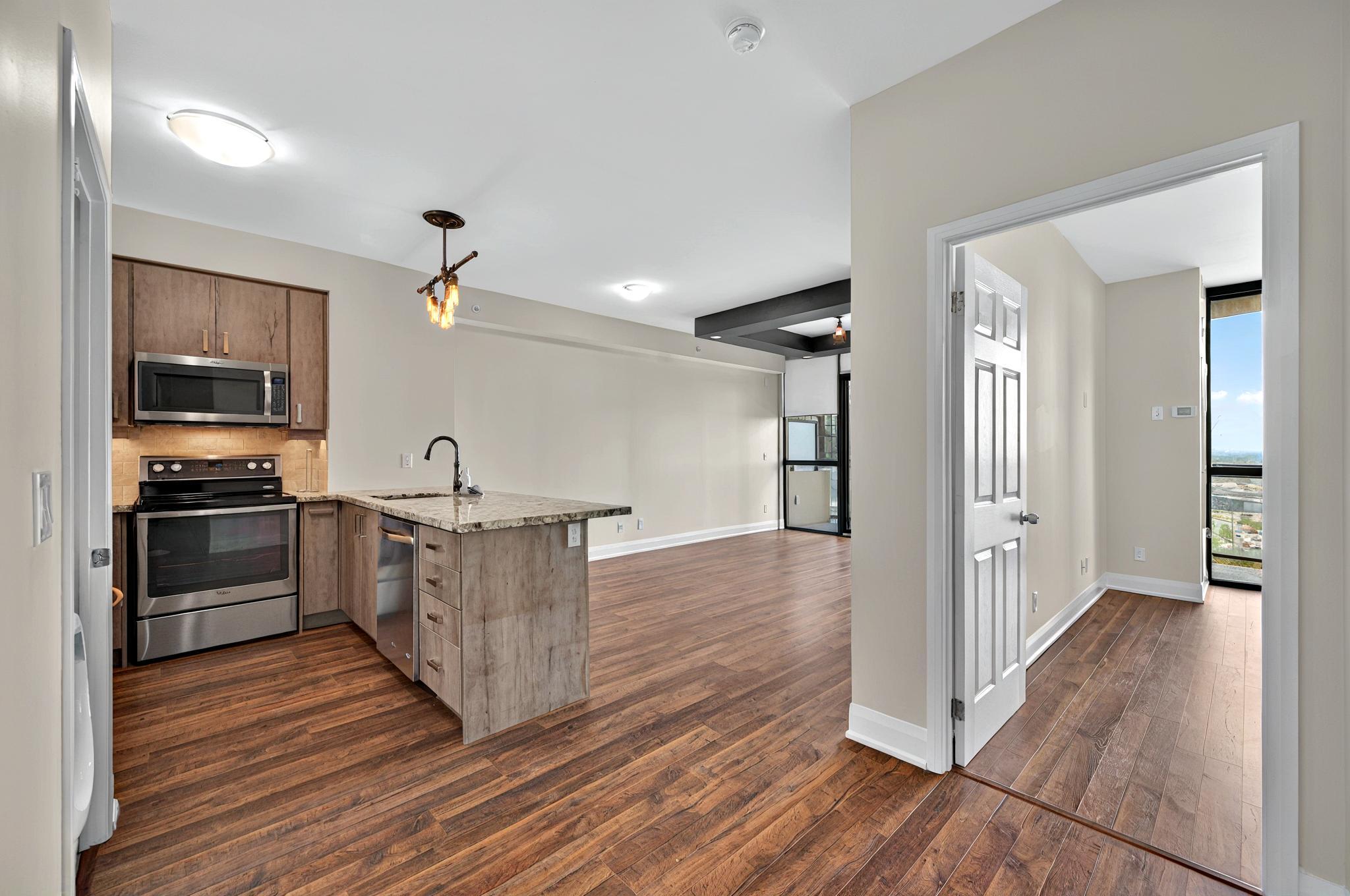 2900 Hwy 7 Unit 1407 Vaughan, ON L4K
