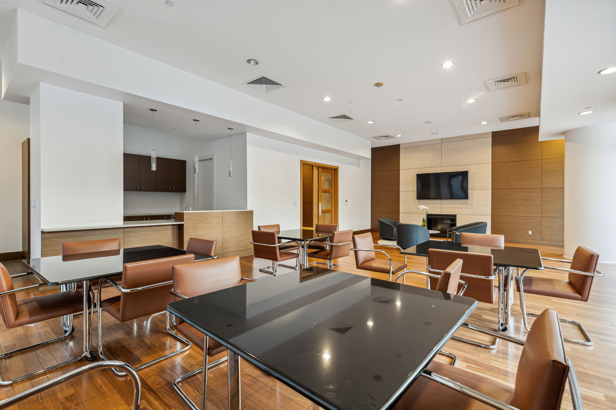 2900McKinnon_002