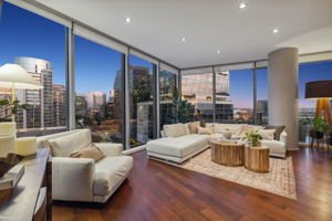 2900McKinnon_001
