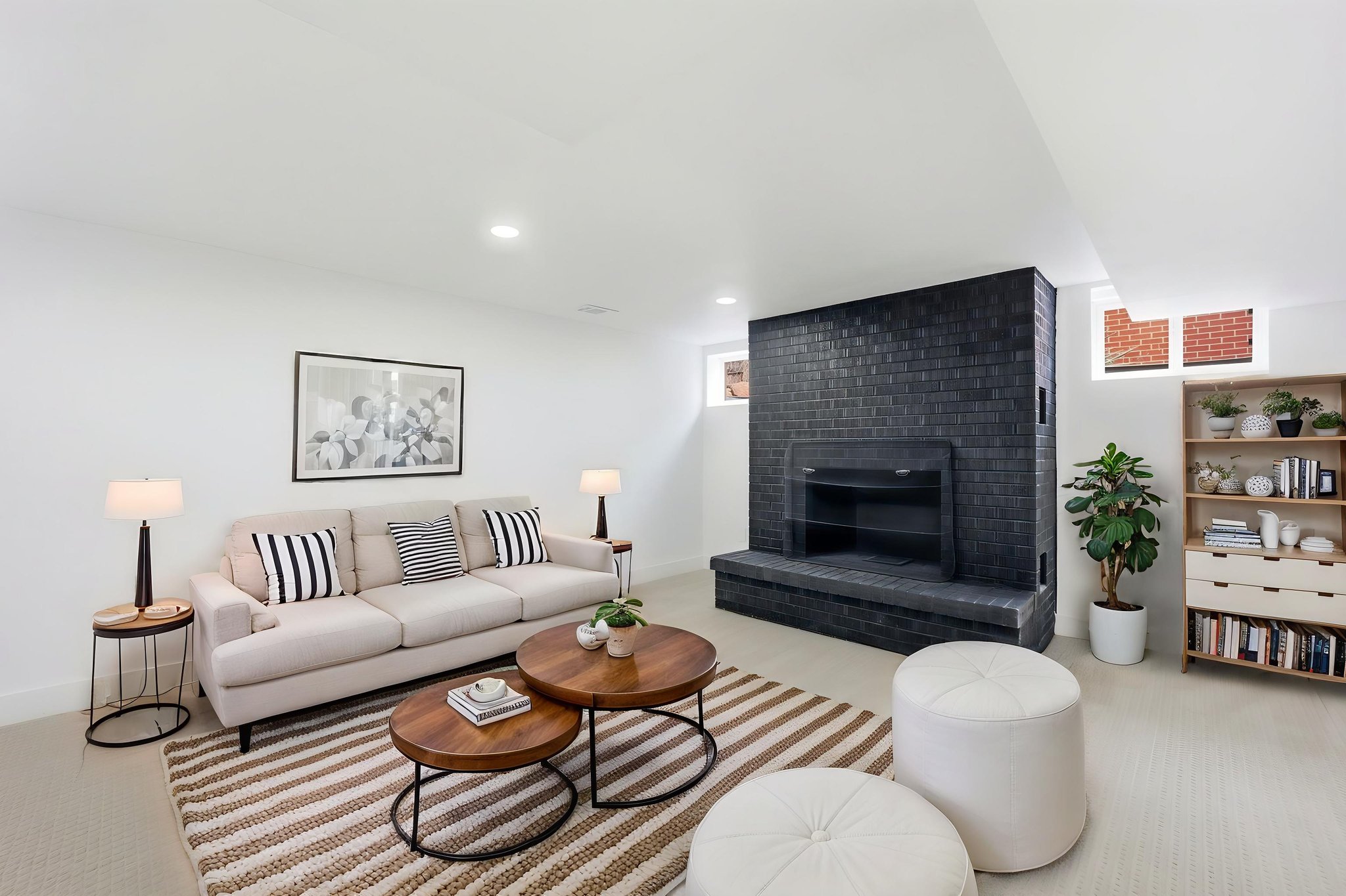 VIBE6634 virtually staged.jpeg