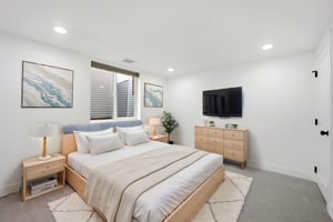 VIBE6577 virtually staged.jpeg