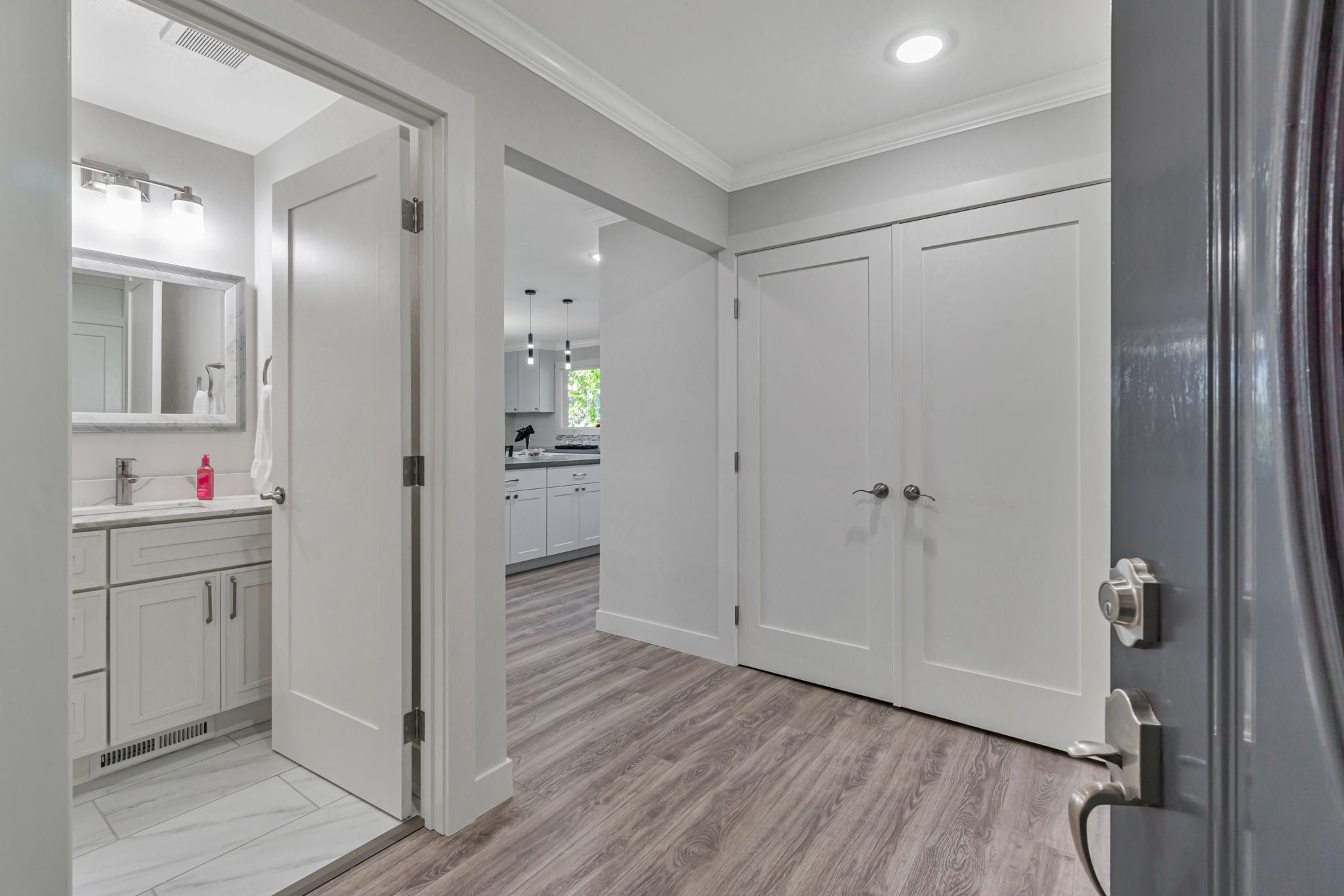 006_2900 Tice Creek Dr