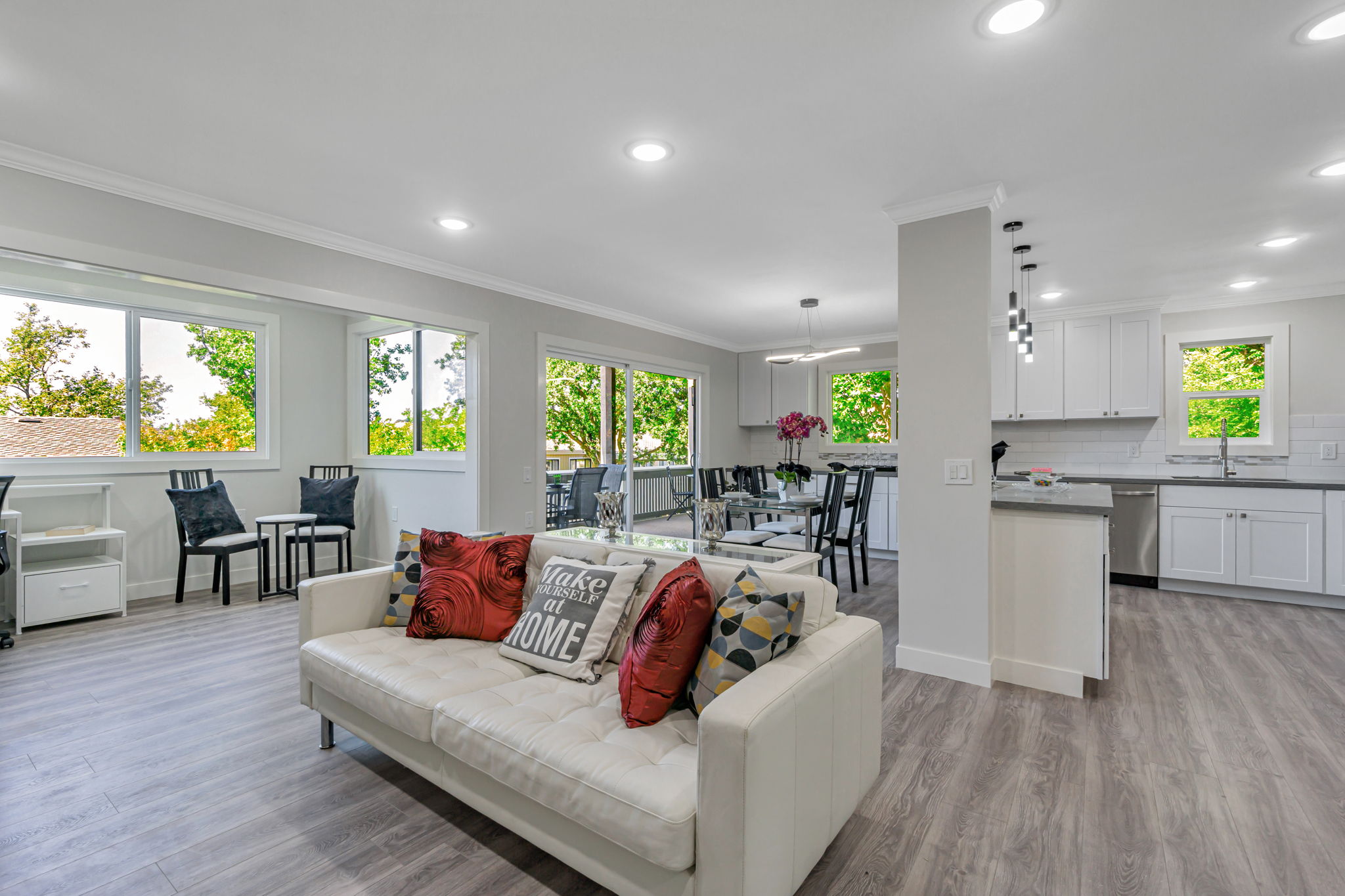 010_2900 Tice Creek Dr