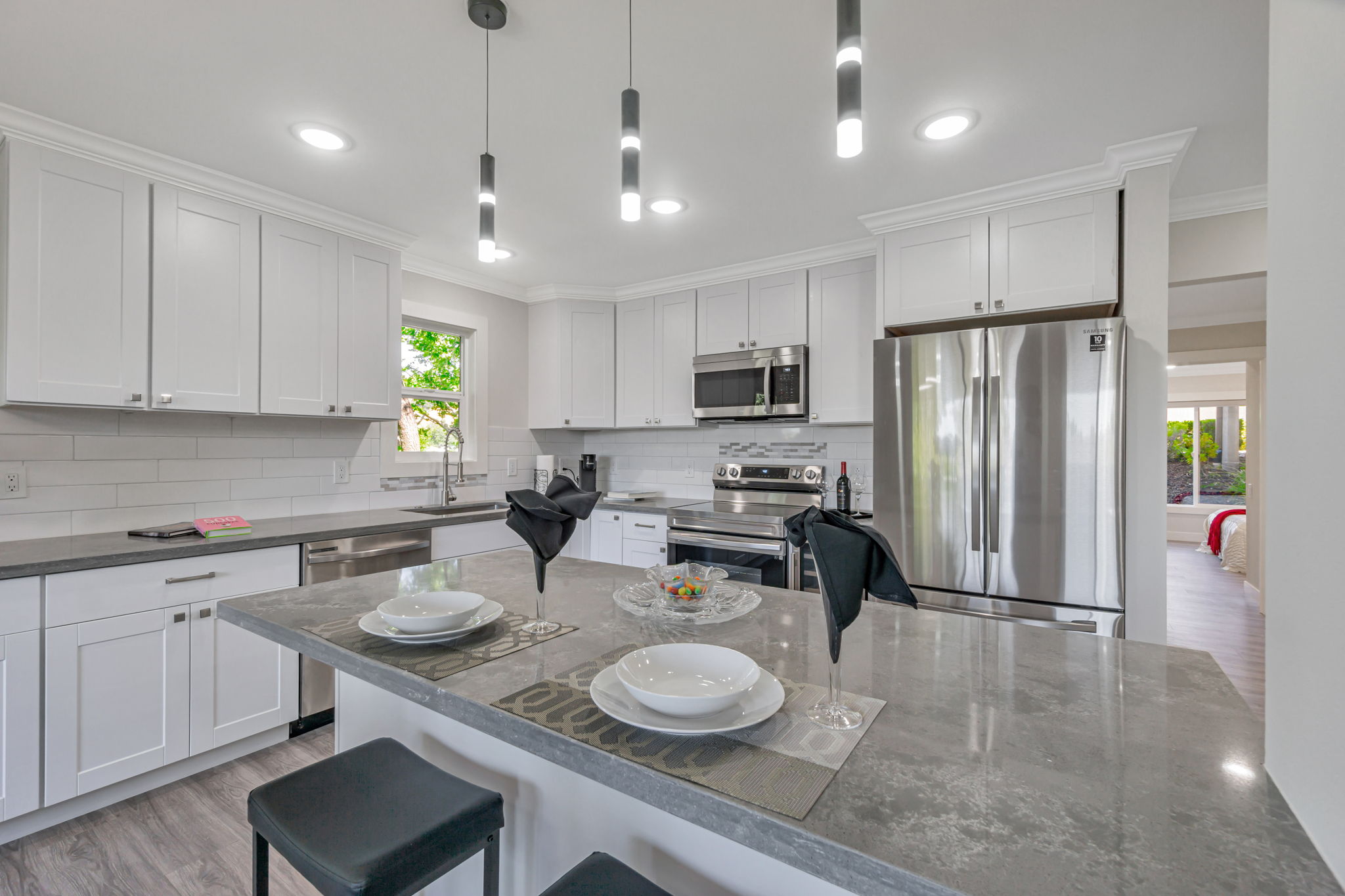 015_2900 Tice Creek Dr