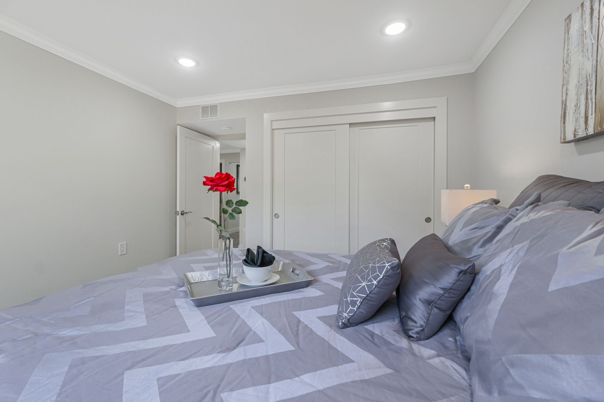 028_2900 Tice Creek Dr