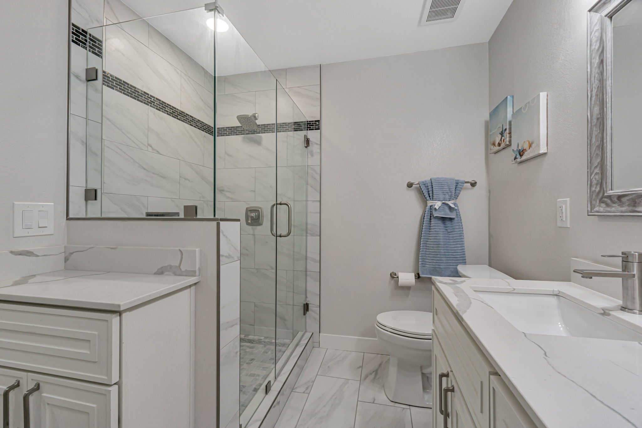 030_2900 Tice Creek Dr
