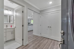 006_2900 Tice Creek Dr