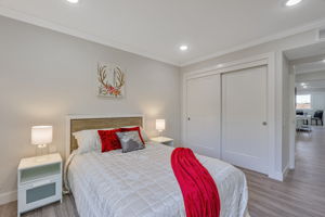 023_2900 Tice Creek Dr