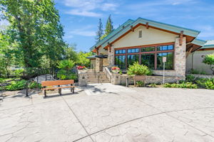 042_2900 Tice Creek Dr