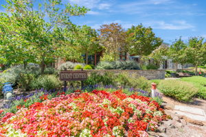 049_2900 Tice Creek Dr