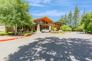 052_2900 Tice Creek Dr